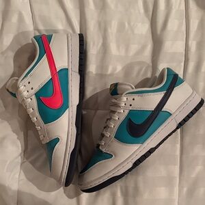 Nike Dunks Teal blue and Pink retro M7.5/W9